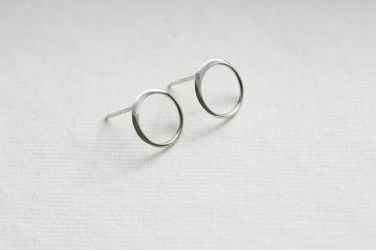 Sterling Silver Simple Circle Stud Earrings